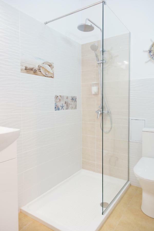 Central Luxury Flat With Terrace - Adela Accommodation - Ideal For Long Stays บูคาเรสต์ ภายนอก รูปภาพ