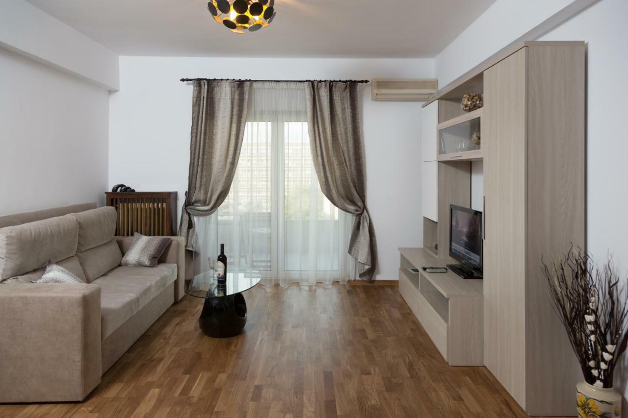 Central Luxury Flat With Terrace - Adela Accommodation - Ideal For Long Stays บูคาเรสต์ ภายนอก รูปภาพ