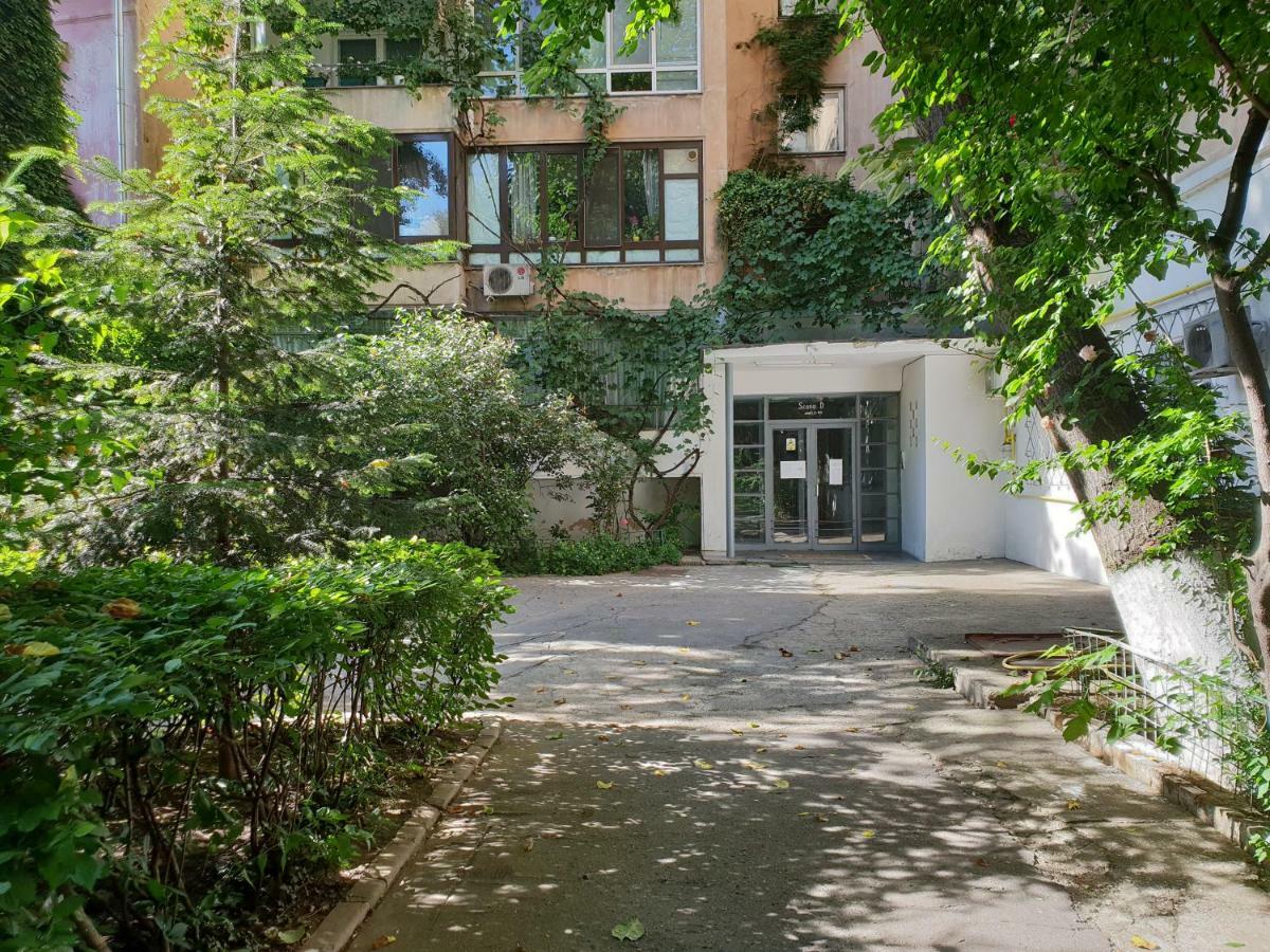Central Luxury Flat With Terrace - Adela Accommodation - Ideal For Long Stays บูคาเรสต์ ภายนอก รูปภาพ