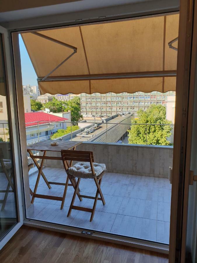 Central Luxury Flat With Terrace - Adela Accommodation - Ideal For Long Stays บูคาเรสต์ ภายนอก รูปภาพ
