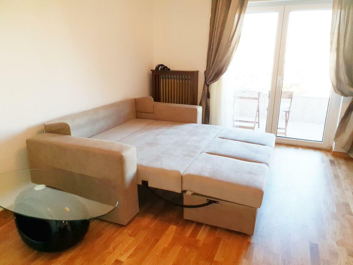 Central Luxury Flat With Terrace - Adela Accommodation - Ideal For Long Stays บูคาเรสต์ ภายนอก รูปภาพ